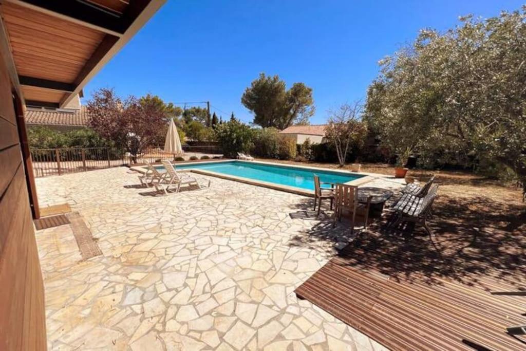 Petit Terme - Piscine - Clim - Parking Apartamento